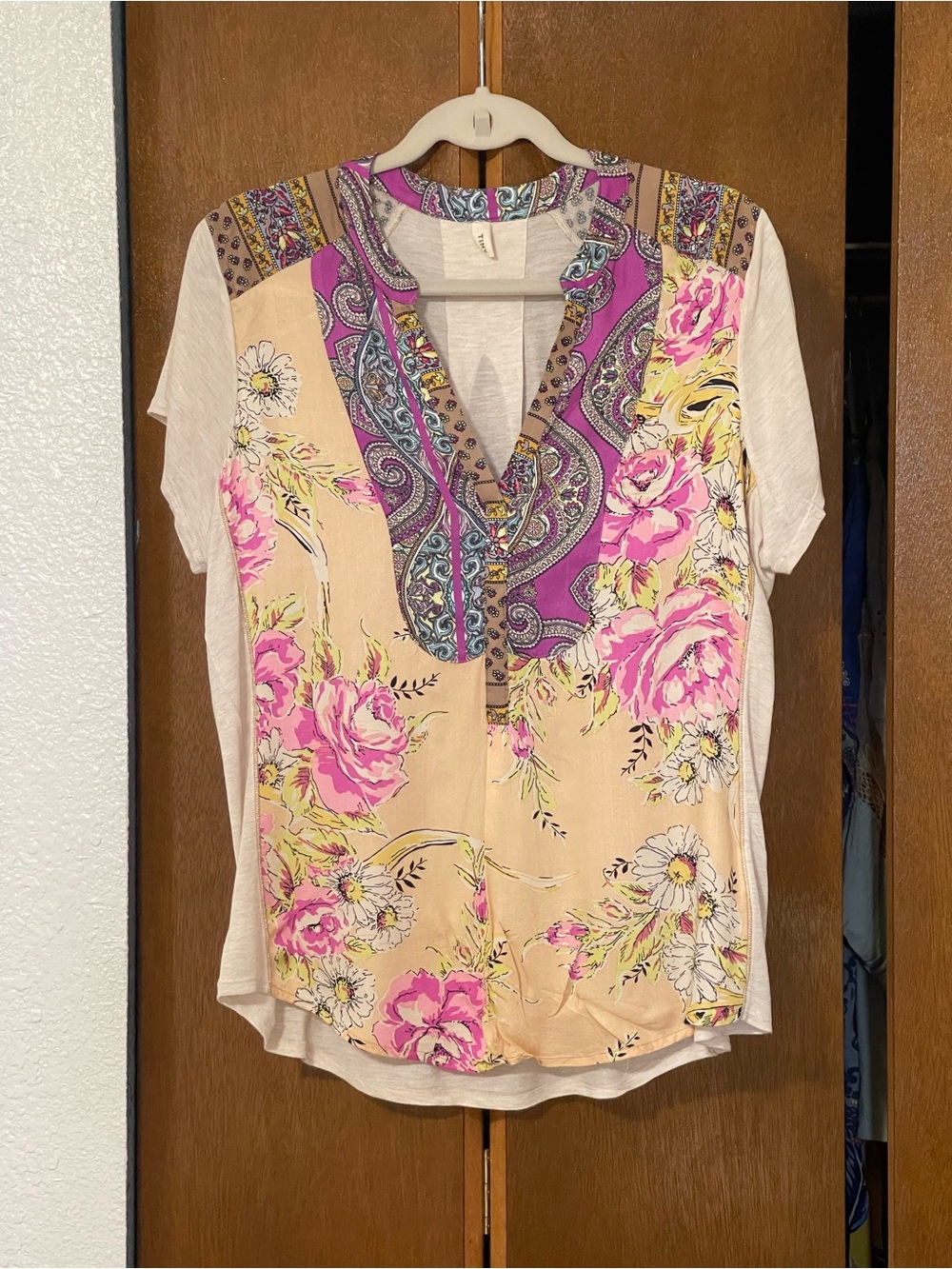 Anthropologie Beige and Purple Floral Mixed-Media V-Neck Top Large VGUC